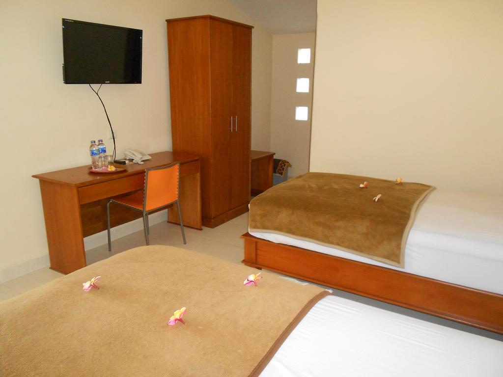 Hotel Grand Wijaya Singaraja Стая снимка