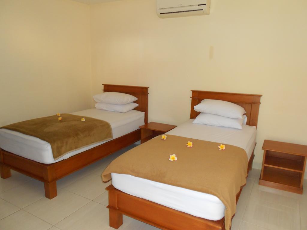 Hotel Grand Wijaya Singaraja Стая снимка