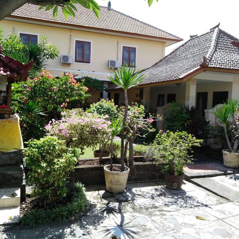 Hotel Grand Wijaya Singaraja Екстериор снимка