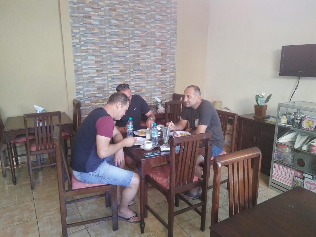 Hotel Grand Wijaya Singaraja Екстериор снимка