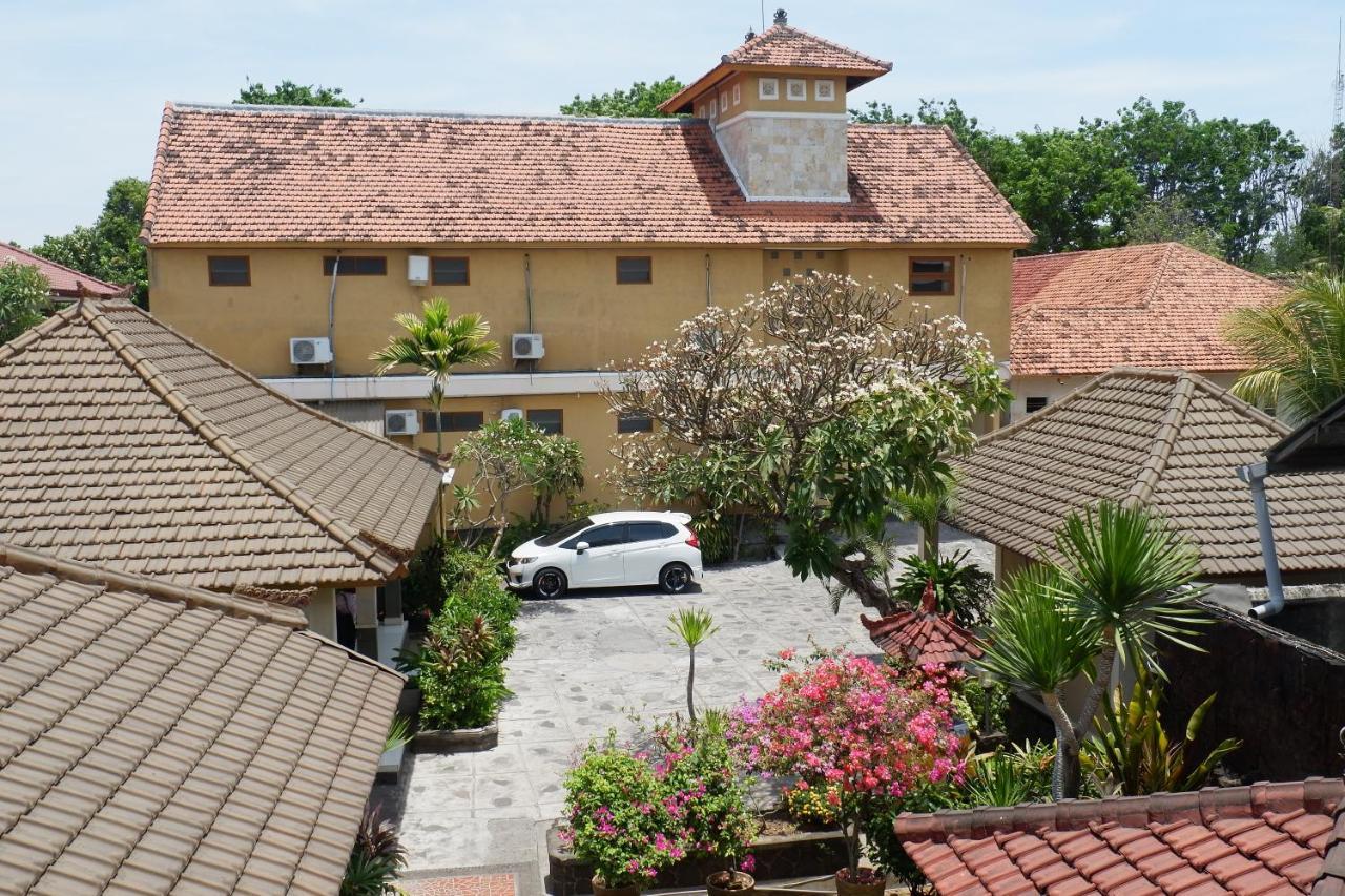 Hotel Grand Wijaya Singaraja Екстериор снимка